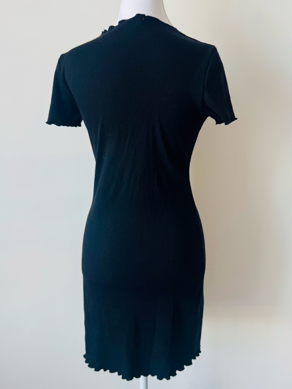 Black Ribbed Mini Bodycon Dress Lettuce Edge Short Sleeve 🖤 - Picture 3 of 7